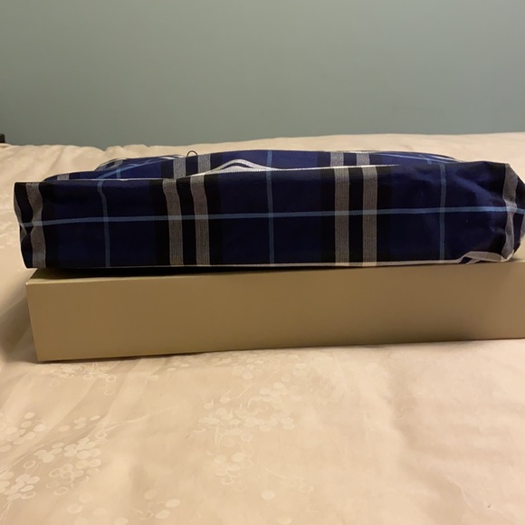 Burberry Tote Bag - Picture 6 of 7